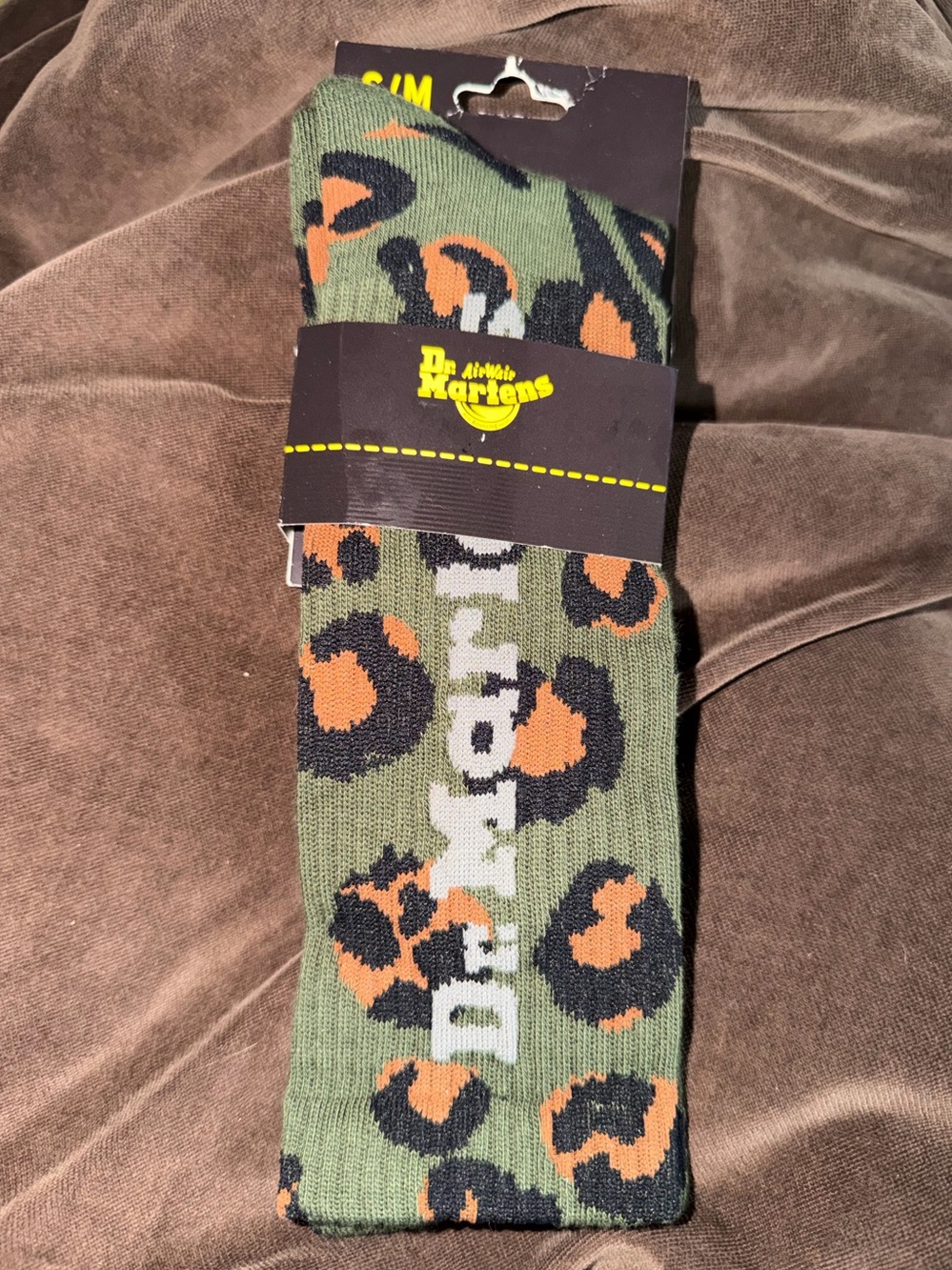 Dr. Martens Men's Green Leopard Print Crew Socks S/M NWT 3-8